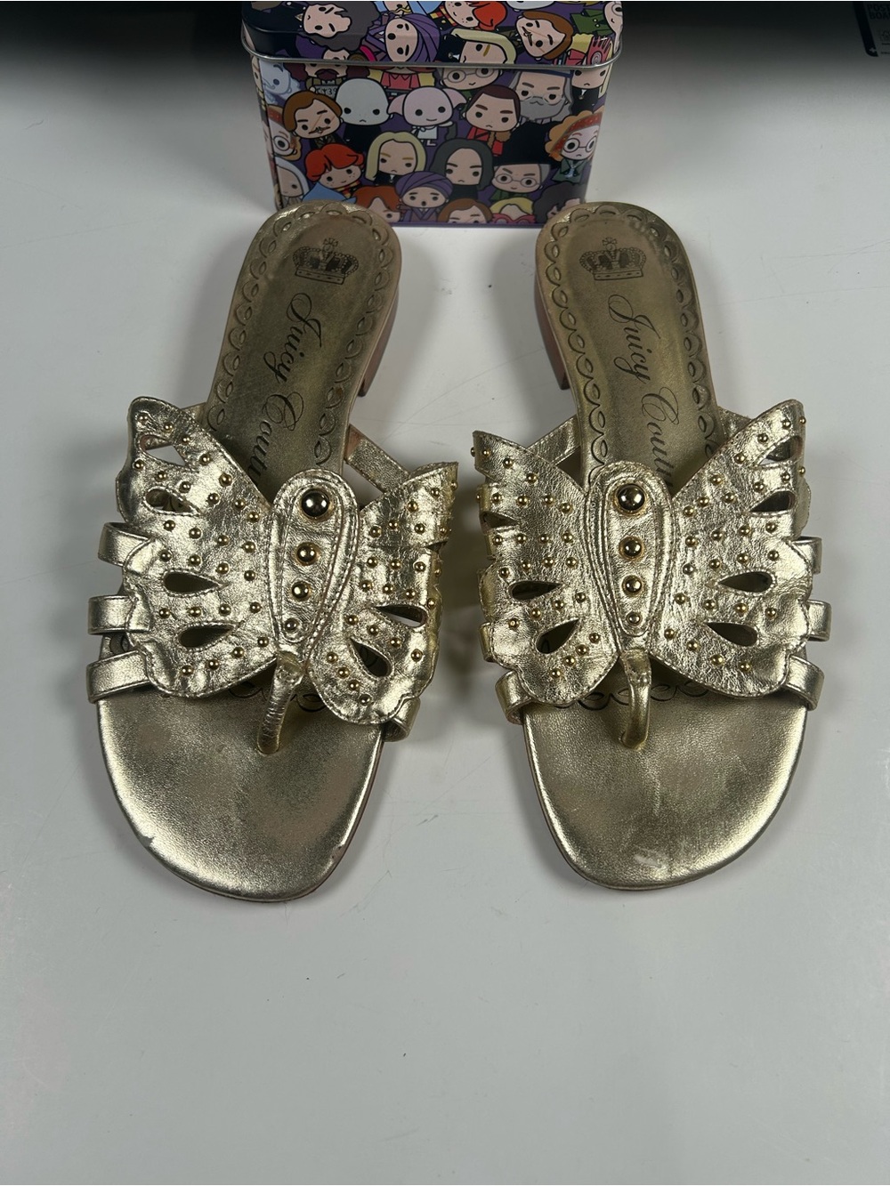 Juicy Couture y2k fariy Women's Metallic Gold Butterfly Slide Sandals - Picture 5 of 9